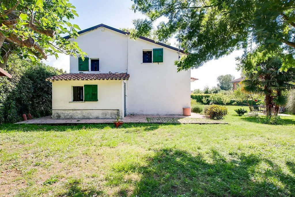 Il Fienile Villa Ameglia 0*,